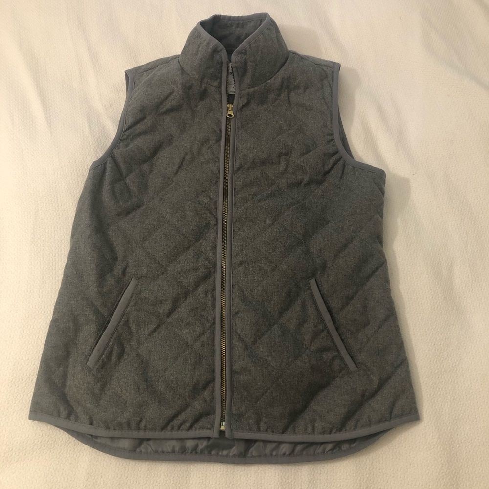 Old Navy Grey Quilted Vest